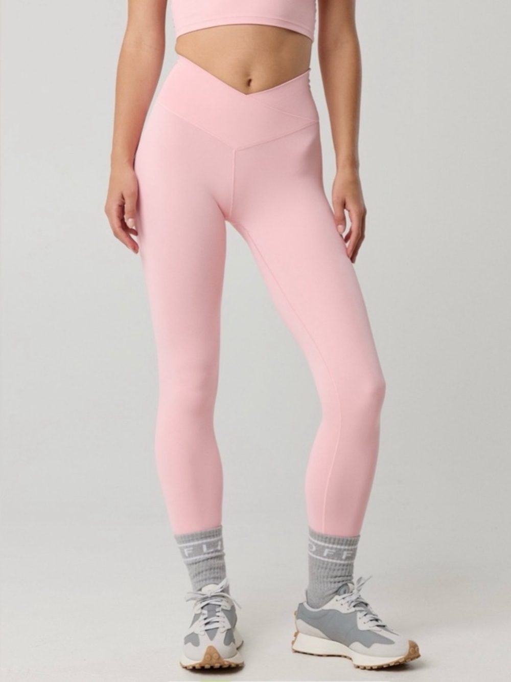 NWT OFFLINE By Aerie Real Me
7/8 High Waisted Crossover
Legging